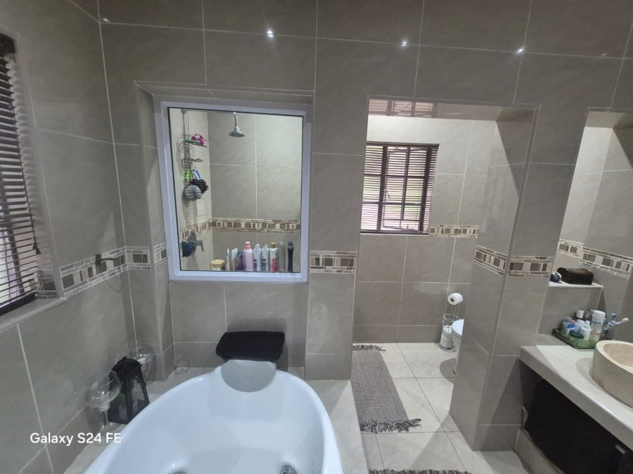 4 Bedroom Property for Sale in Safari Gardens North West